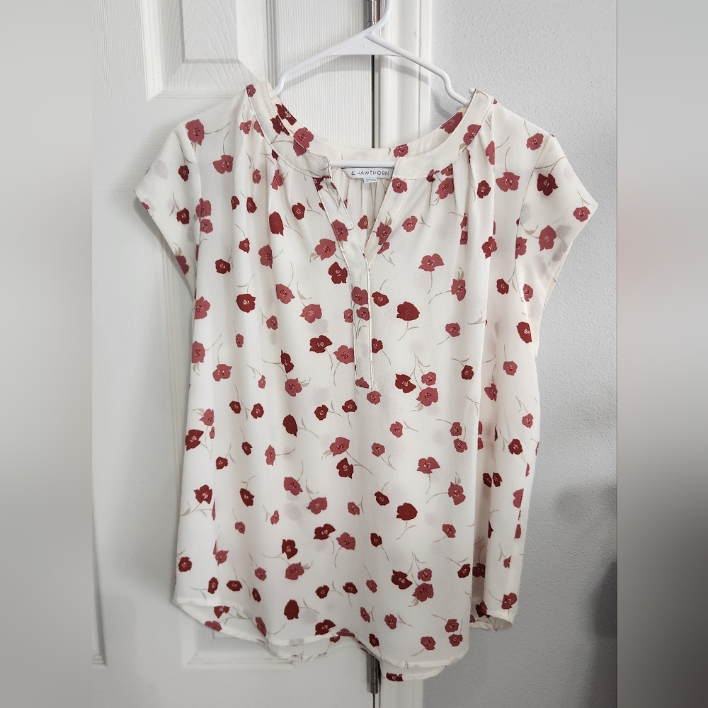41 Hawthorn Women's Floral Top - Red and White
